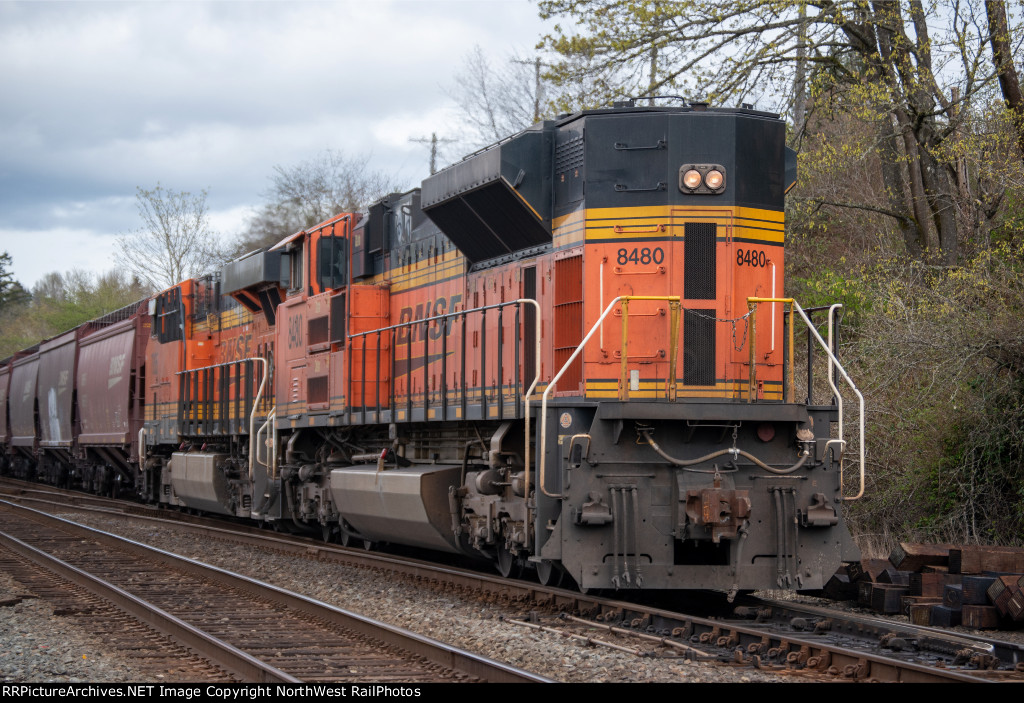 Rear of BNSF 8480